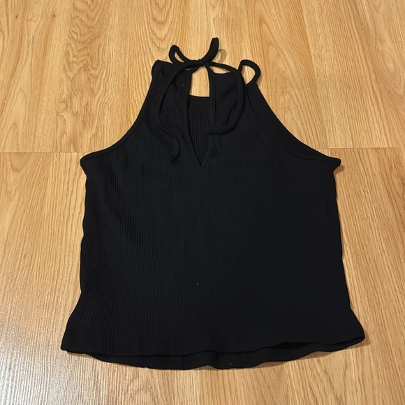 Active USA Crop Tank with Bow - Picture 5 of 5